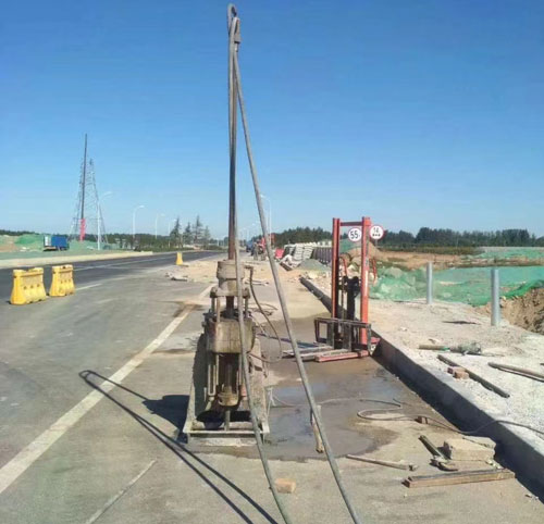 双鸭山公路高聚物注浆加固